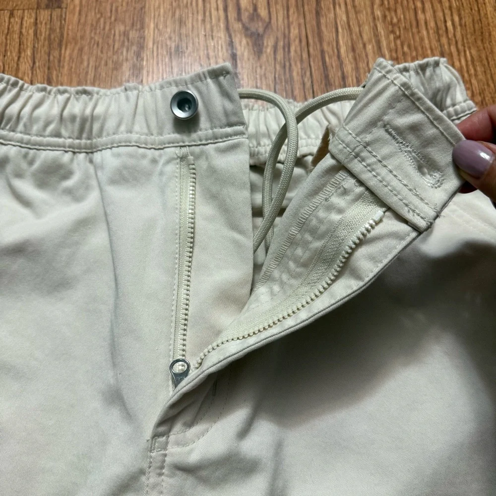 Jordan Essentials Chicago Pants in Beige size S